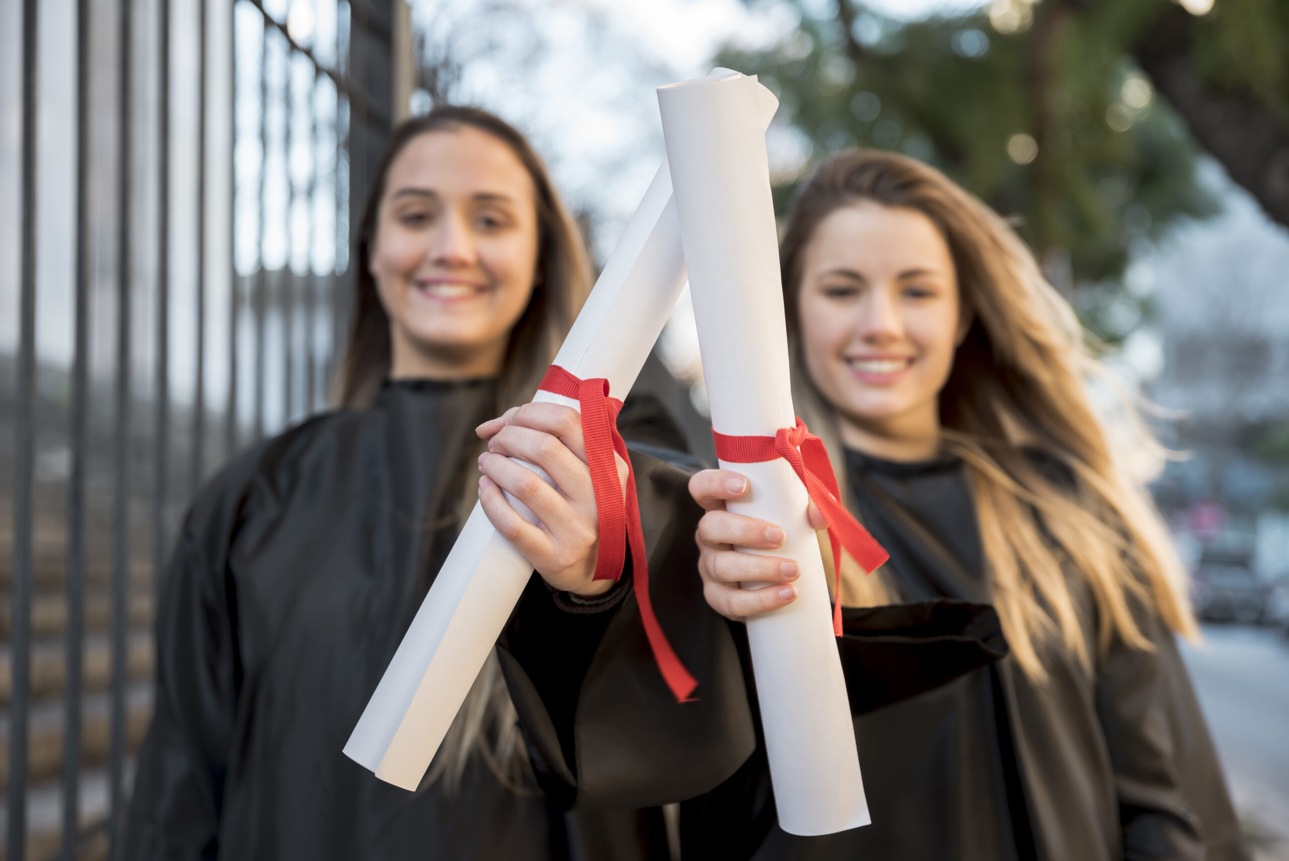 LanguageCert vs Cambridge: ¿Qué certificado de inglés elegir?
